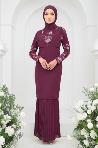 Angelina Kurung in Maroon