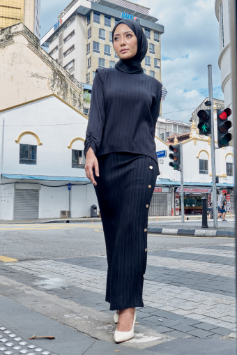 Alice Casual in Black