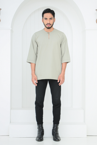 Noah Qurta in Rhino Grey