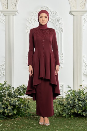 Kimberley Kurung in Maroon