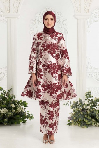 Sierra Kurung in Maroon