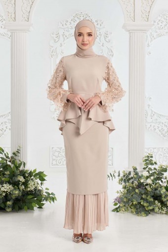 Evelina Kurung in Champagne