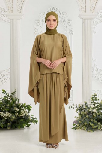 Insyira Kaftan in Moss Green