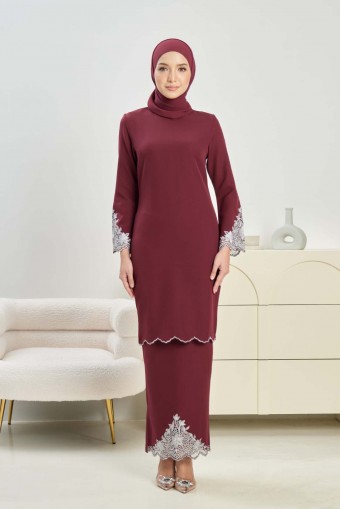 Athalia Kurung in Maroon
