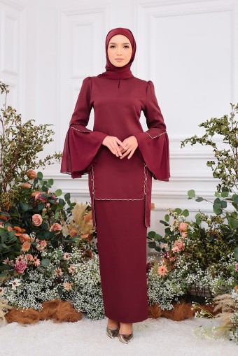 Hatice Kurung in Maroon