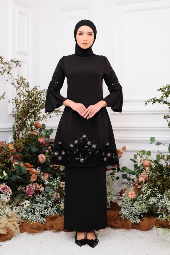 Jaslene Kurung in Black