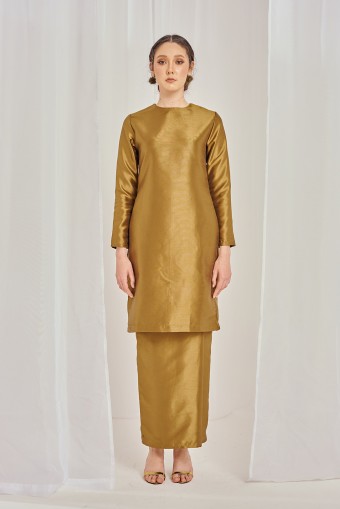 Lynda Kurung in Dark Olive