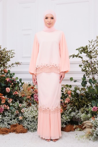 Norelle Kurung in Peach