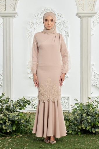 Eugenia Kurung in Champagne