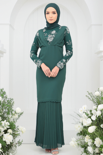 Angelina Kurung in Emerald Green