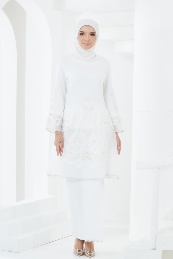 Seroja Kurung in Off White