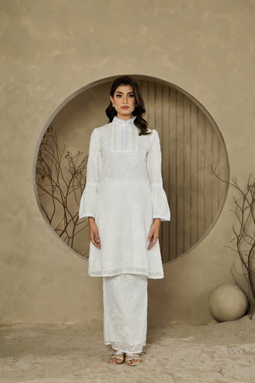 Estrella Kurung Pahang in White
