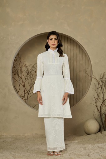 Estrella Kurung Pahang in Cream