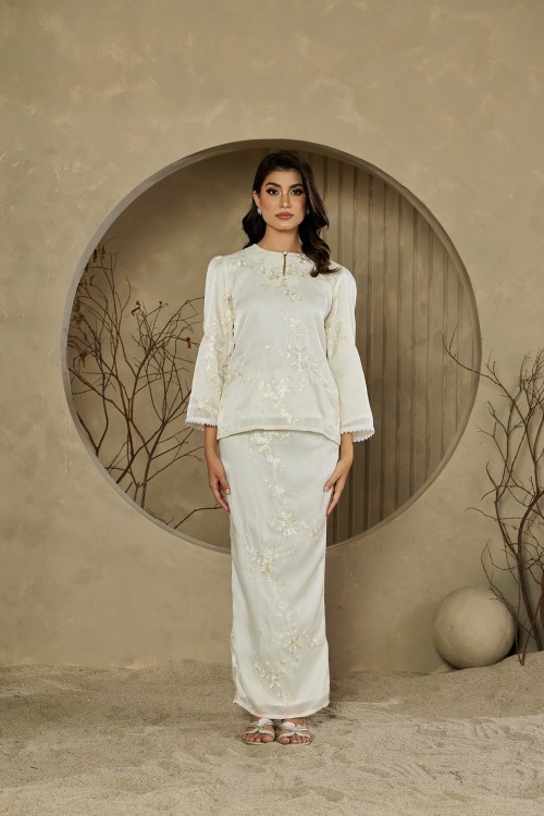 Dewi Mini Kurung in Cream
