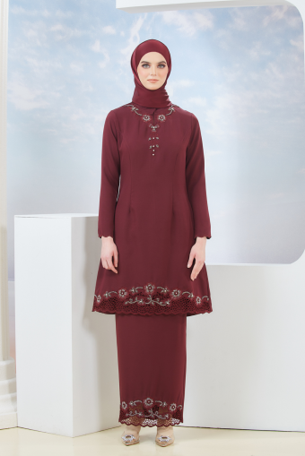 Odelia Kurung in Dark Maroon
