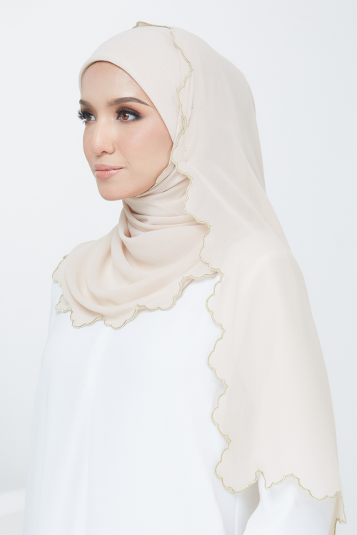 Petal Embroidery Shawl - Champagne