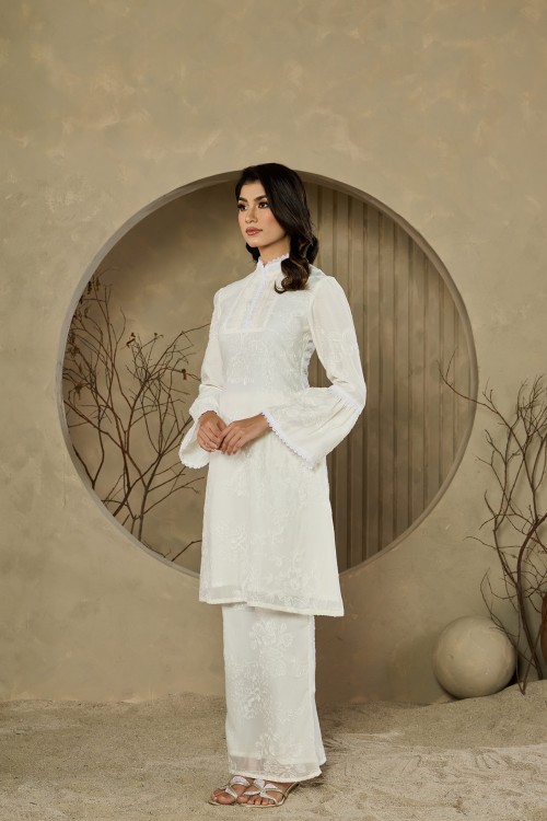 Estrella Kurung Pahang in Cream