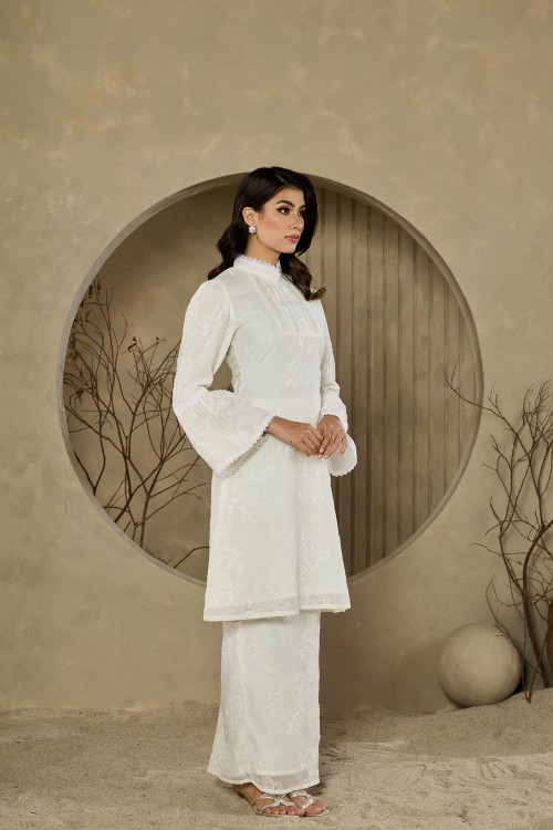 Estrella Kurung Pahang in Cream