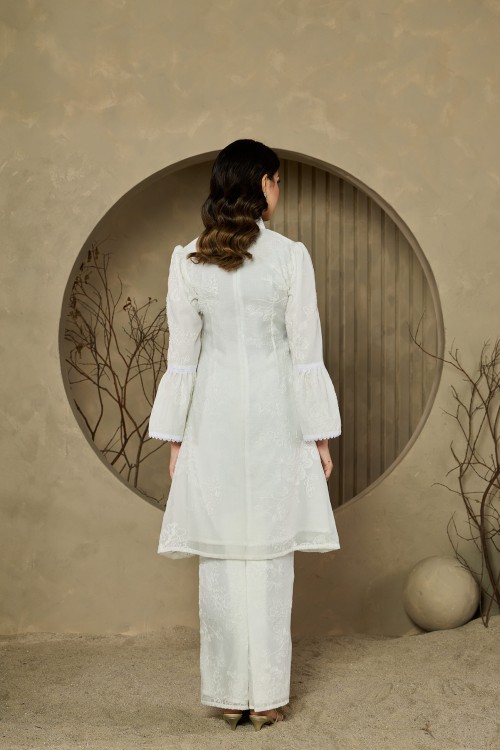 Estrella Kurung Pahang in White
