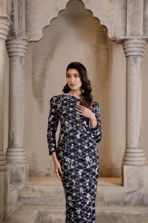 Arissa Kurung Modern in Black