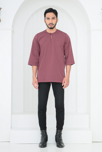 Noah Qurta in Vivid Burgundy