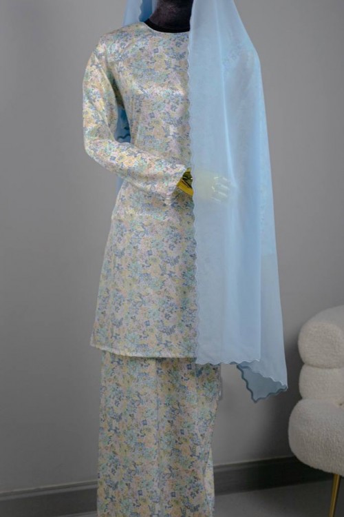 Daisy Kurung