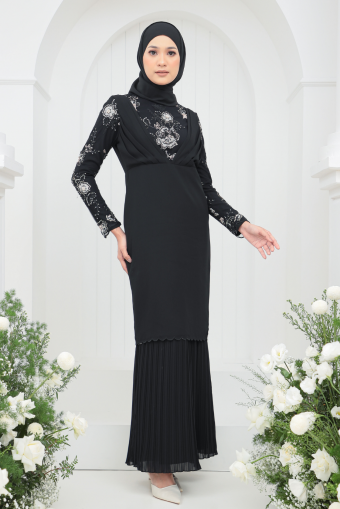 Angelina Kurung in Black