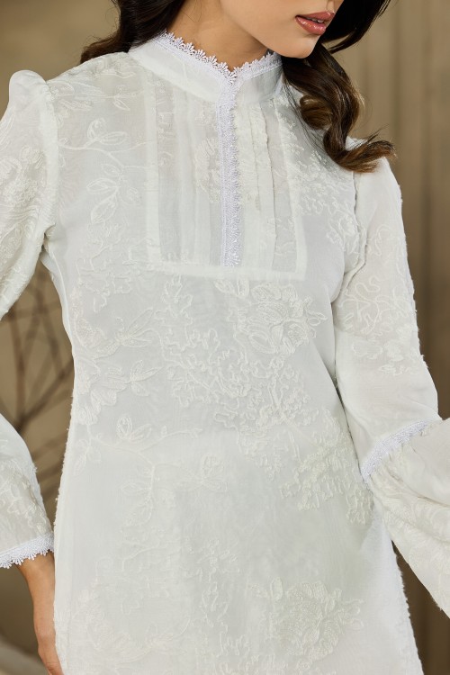 Estrella Kurung Pahang in White