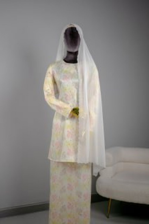 Lily Kurung