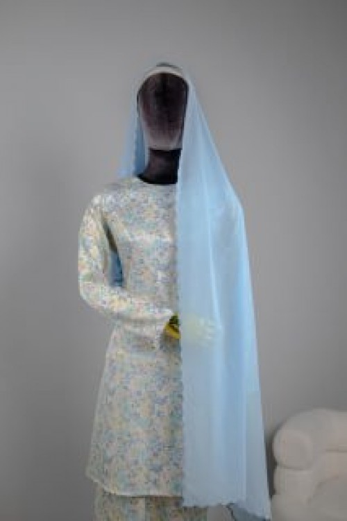 Daisy Kurung