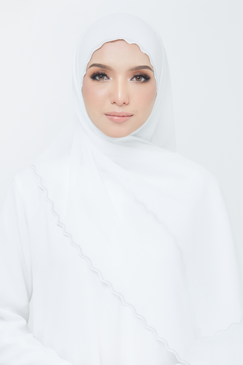 Riffle Embroidery Shawl - Off White