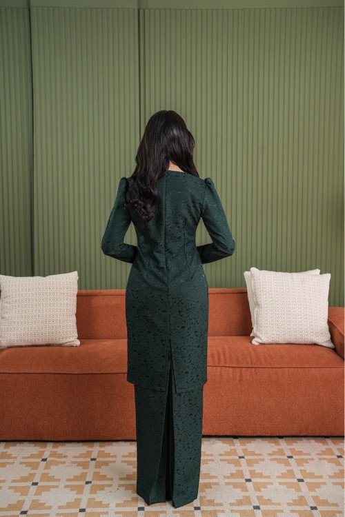 Melur Kurung in Emerald Green