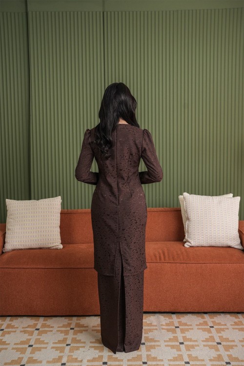 Melur kurung in Rich Brown