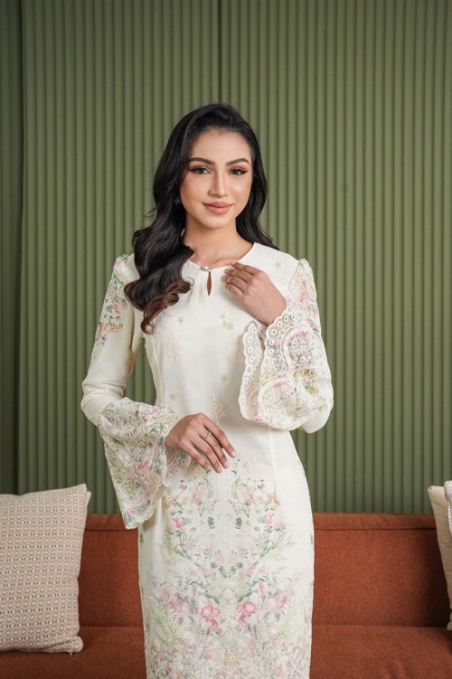 Lucia kurung in Light Yellow