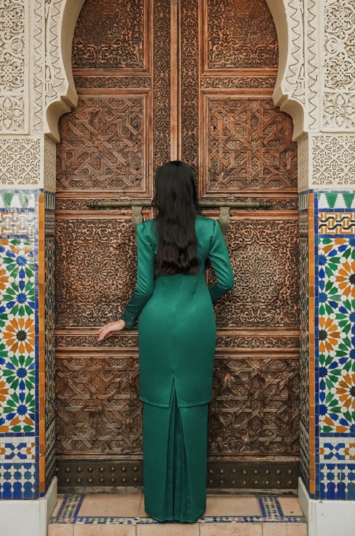 Lily Kurung in Emerald Green