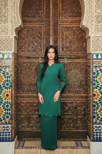Lily Kurung in Emerald Green