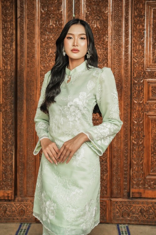 Qaira Kurung in Apple Green