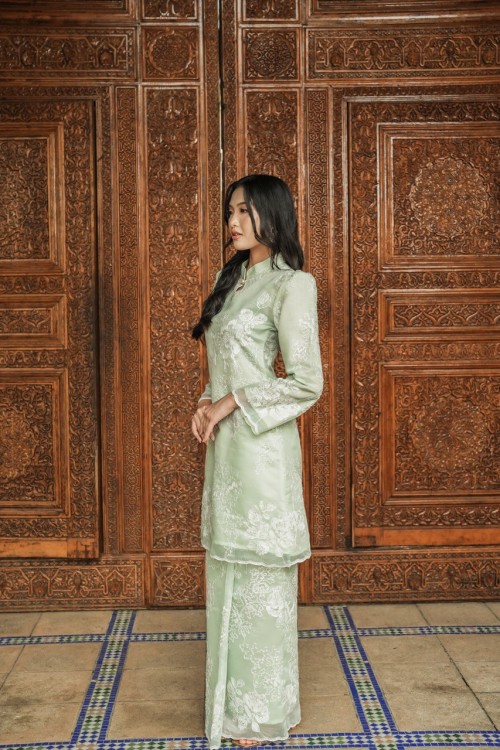 Qaira Kurung in Apple Green