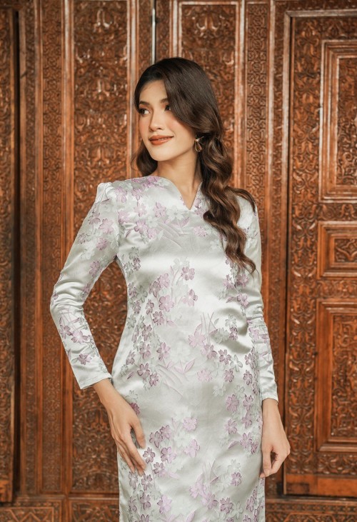 Lauryn Kurung in Silver Lilac