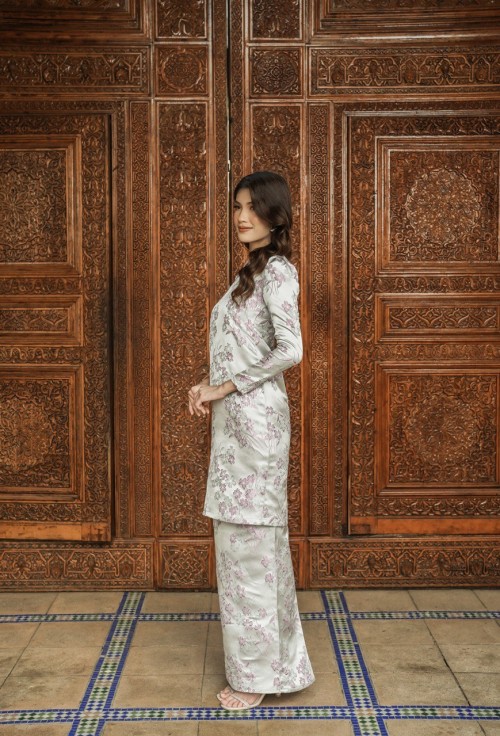 Lauryn Kurung in Silver Lilac