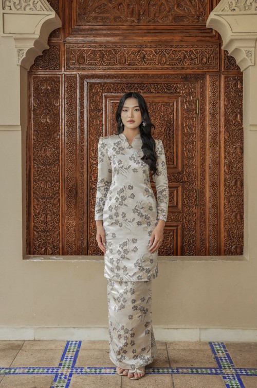 Lauryn Kurung in Silver Brown