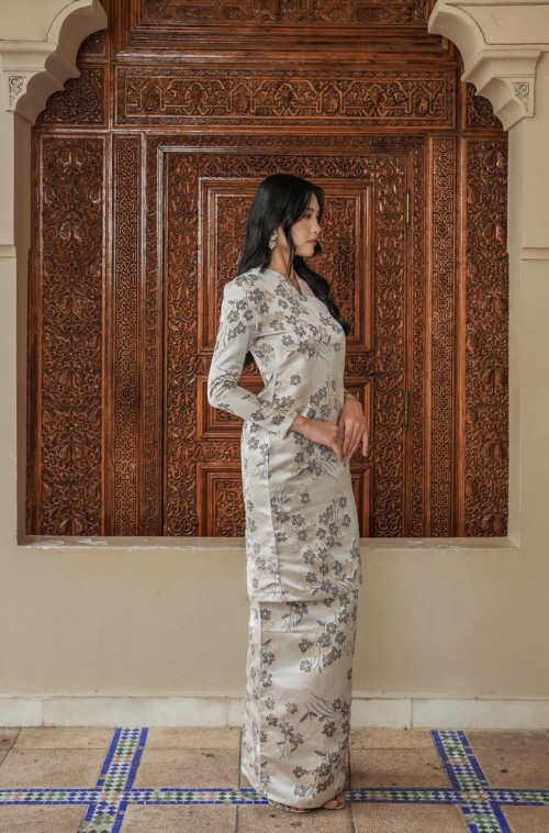 Lauryn Kurung in Silver Brown