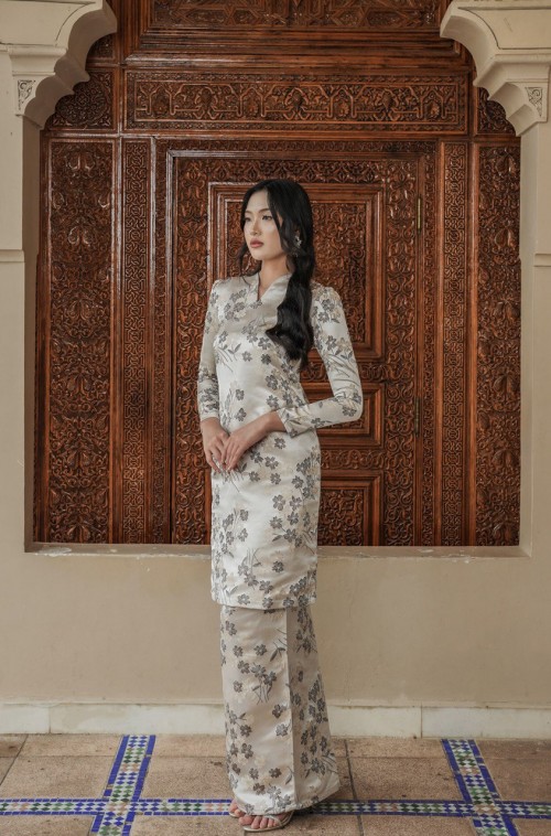 Lauryn Kurung in Silver Brown