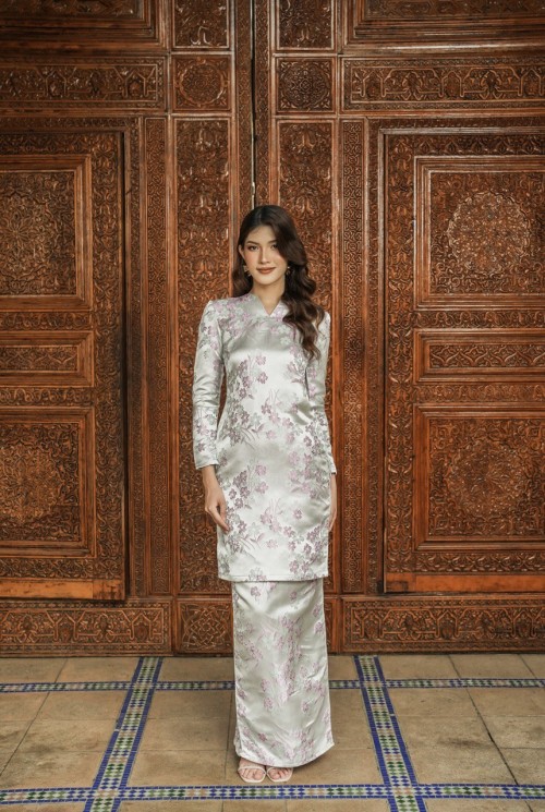 Lauryn Kurung in Silver Lilac