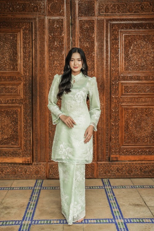 Qaira Kurung in Apple Green