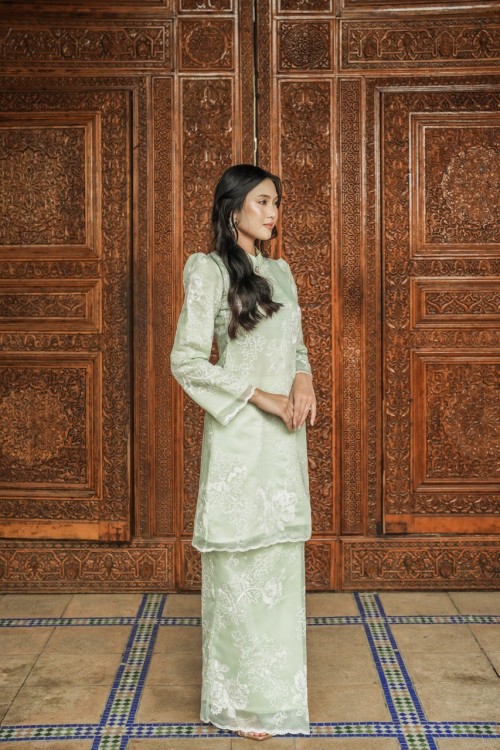 Qaira Kurung in Apple Green