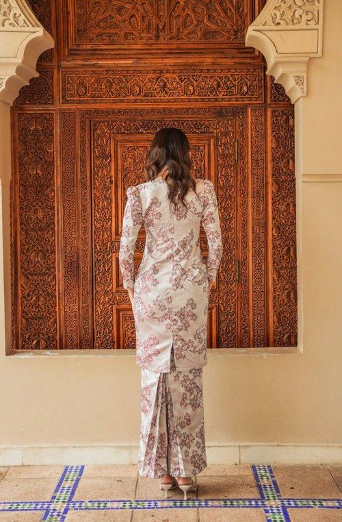 Lauryn Kurung in Silver Maroon