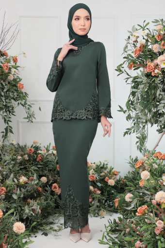 Hazel Kurung in Emerald Green