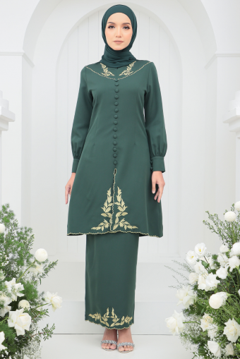 Elizabeth Kurung in Emerald Green