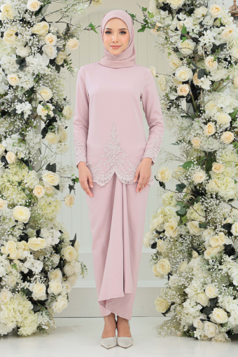Everly Kurung in Dusty Pink